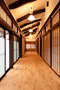 山茱萸の咲く家